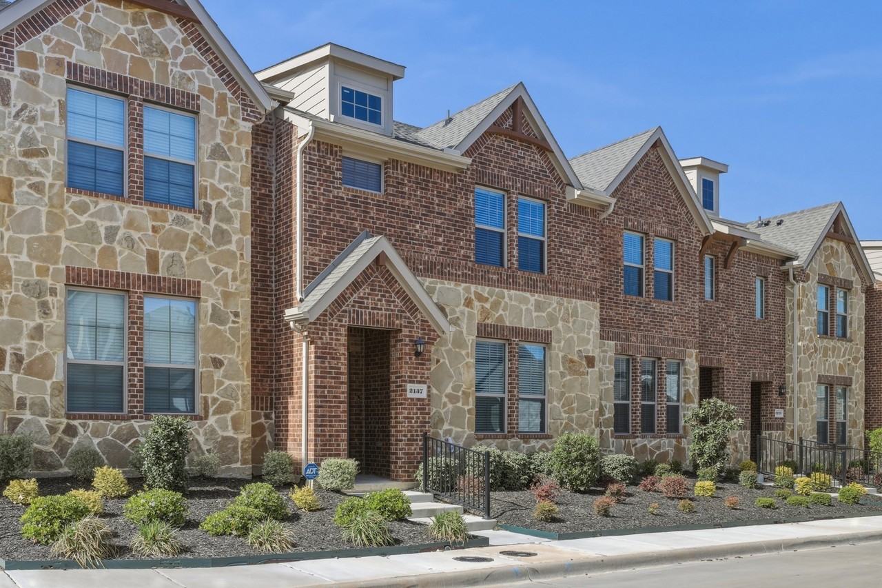 2137 Crooked Bow Dr