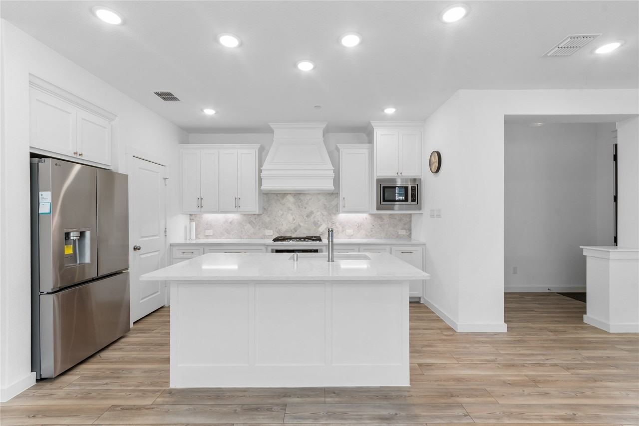 523 Cobblestone Ln - Photo 4 of 18