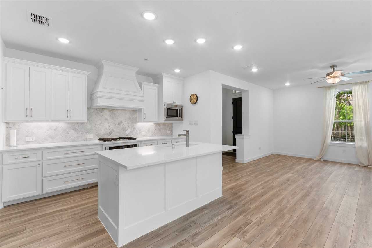 523 Cobblestone Ln - Photo 6 of 18