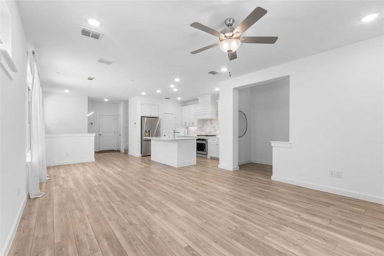 523 Cobblestone Ln - Photo 7 of 18