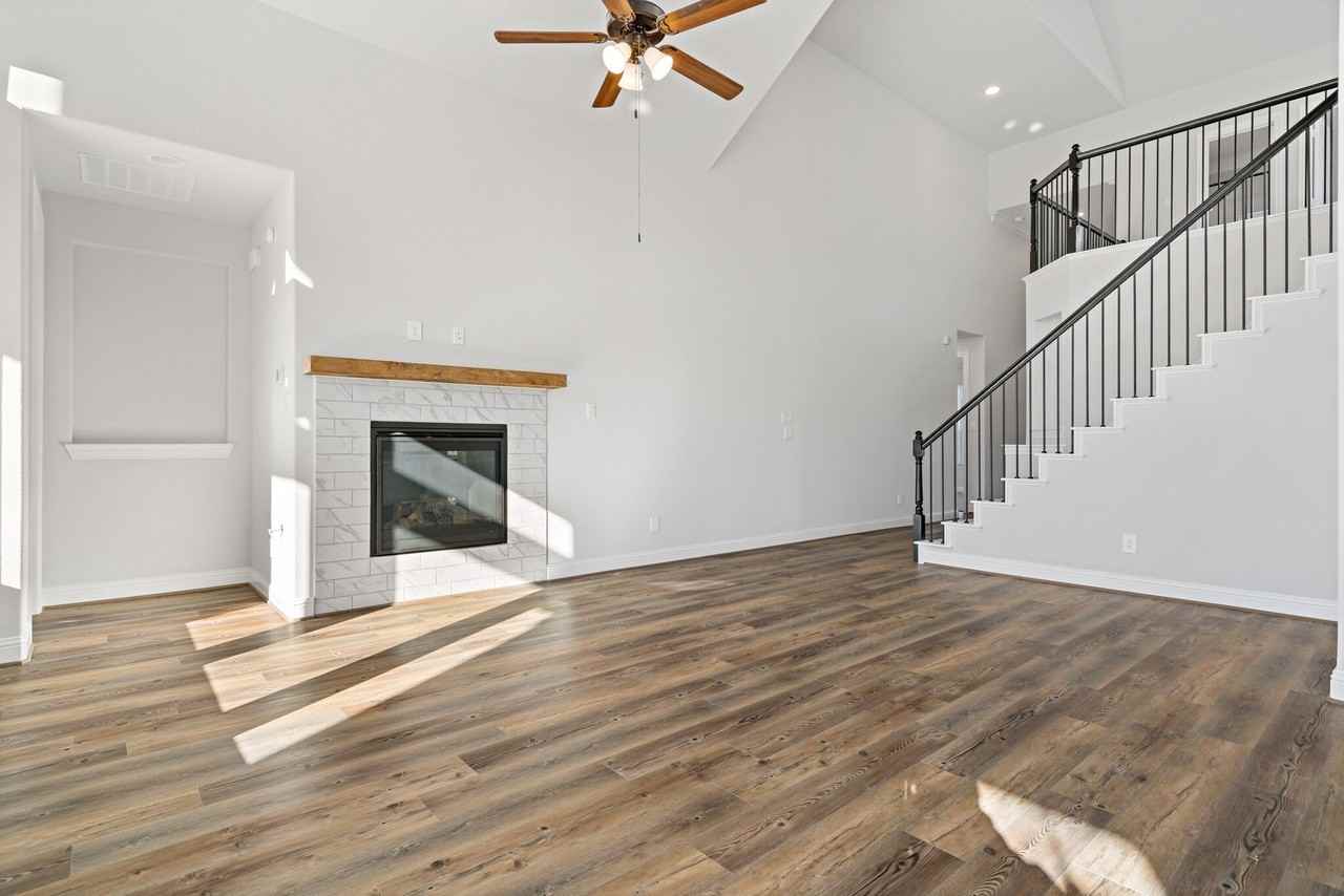 124 Spanish Bluebell Dr - Photo 7 of 39