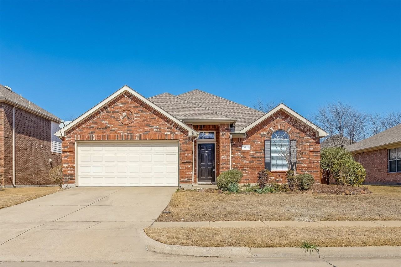 3611 Redwood Cir - Photo 2 of 28
