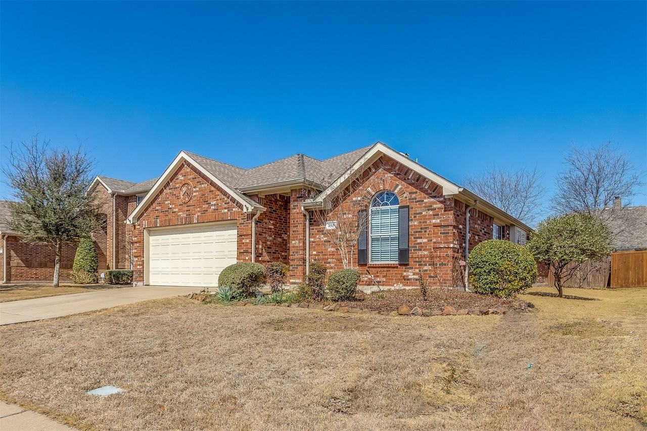 3611 Redwood Cir - Photo 3 of 28