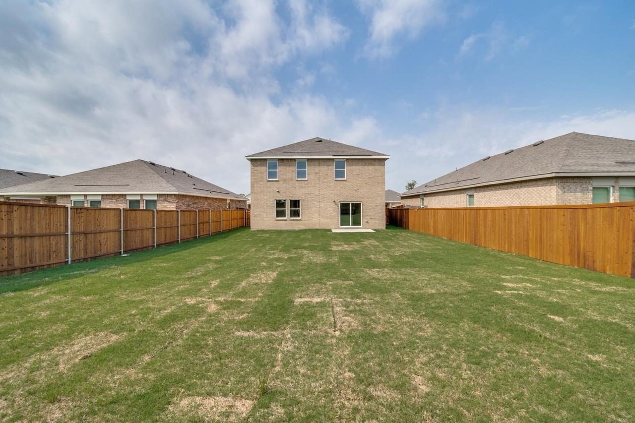 1876 Lockhart Dr - Photo 2 of 23