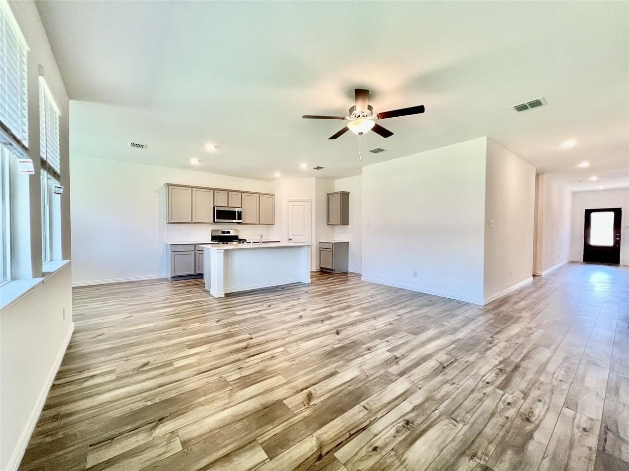 1208 Sequoia Ln - Photo 5 of 36