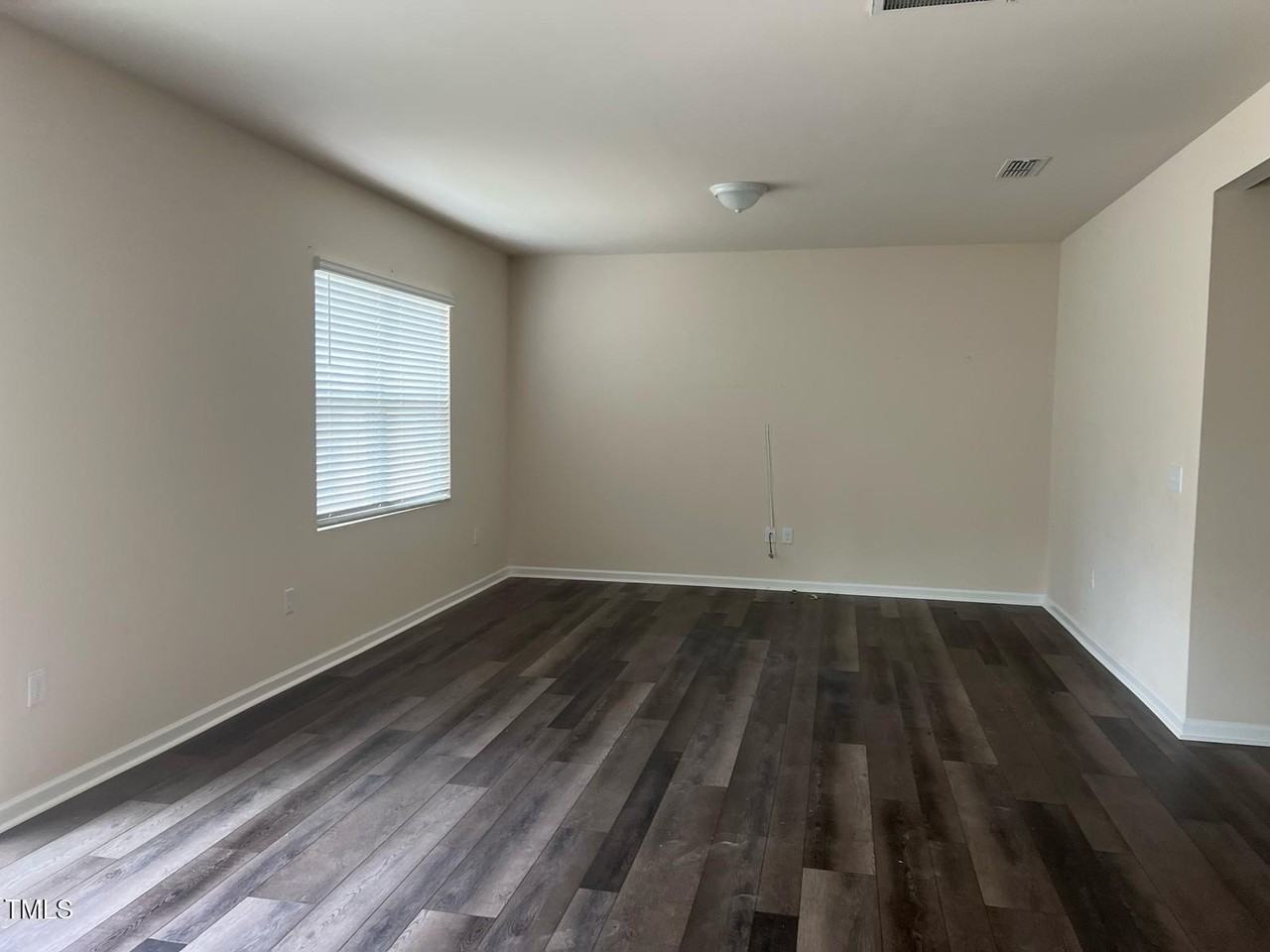 3417 Honey Ivy Ln - Photo 4 of 11