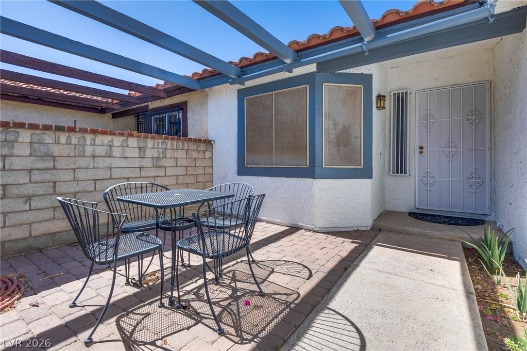 2504 Sidonia Ave - Photo 2 of 15
