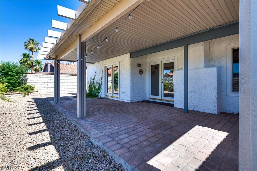 2504 Sidonia Ave - Photo 3 of 15