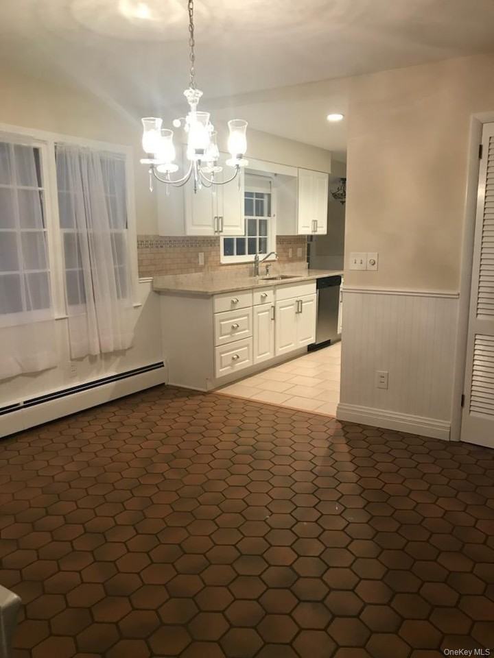 116 Meadow Rd - Photo 2 of 13