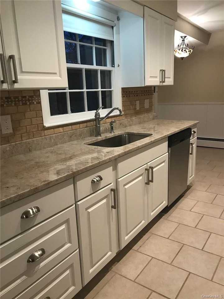 116 Meadow Rd - Photo 3 of 13