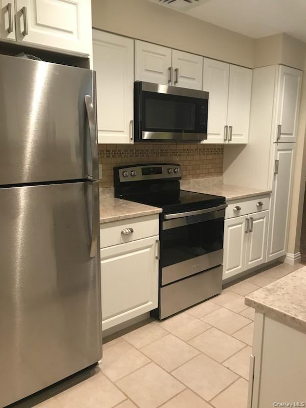 116 Meadow Rd - Photo 4 of 13