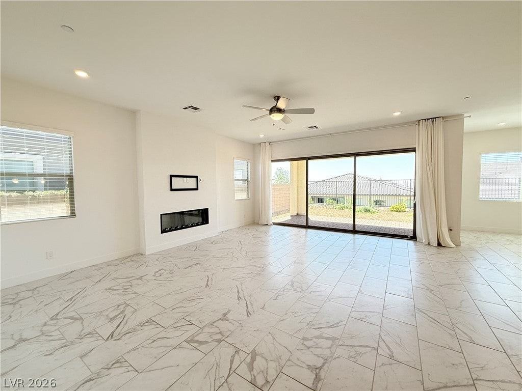 324 Agnew St - Photo 5 of 38
