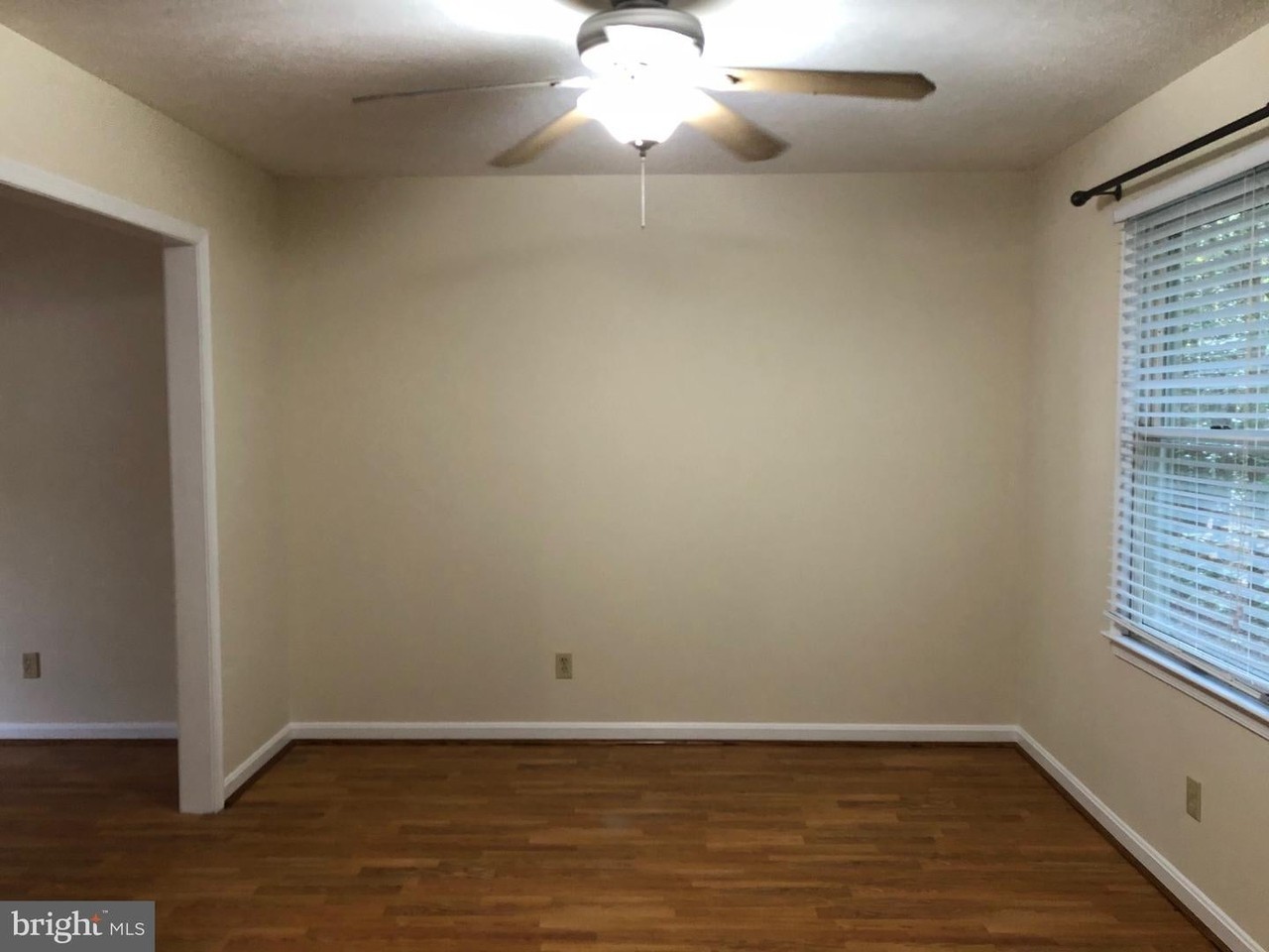 21113 Arbor Ct - Photo 4 of 11