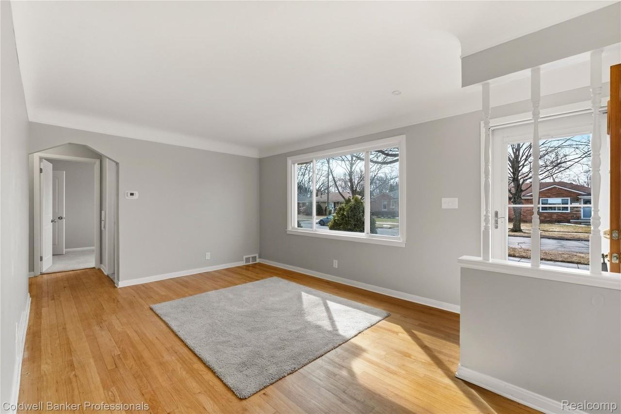 22617 Oconnor St - Photo 3 of 27