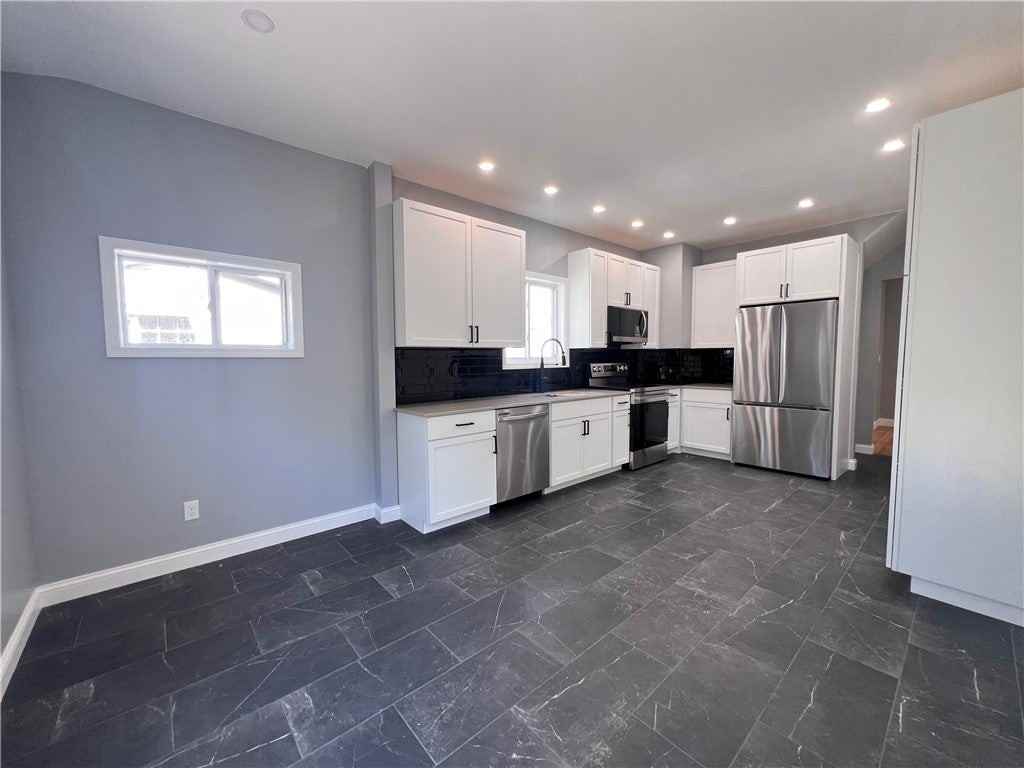 79 Evangeline St - Photo 3 of 14