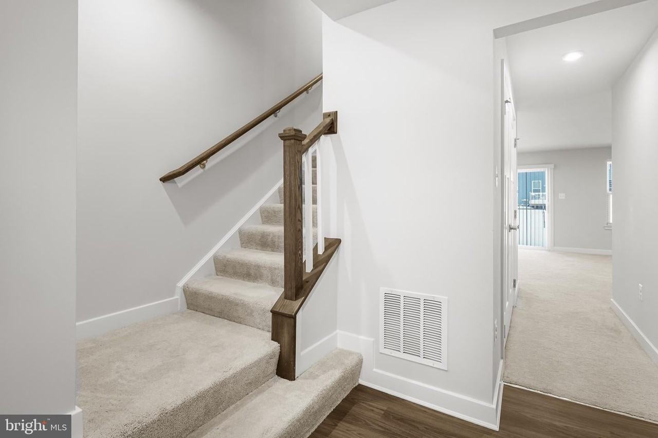 148 Fletcher Cir - Photo 3 of 25