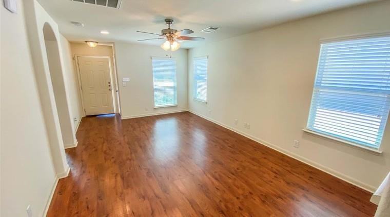 915 Alamo Plaza Dr - Photo 2 of 13