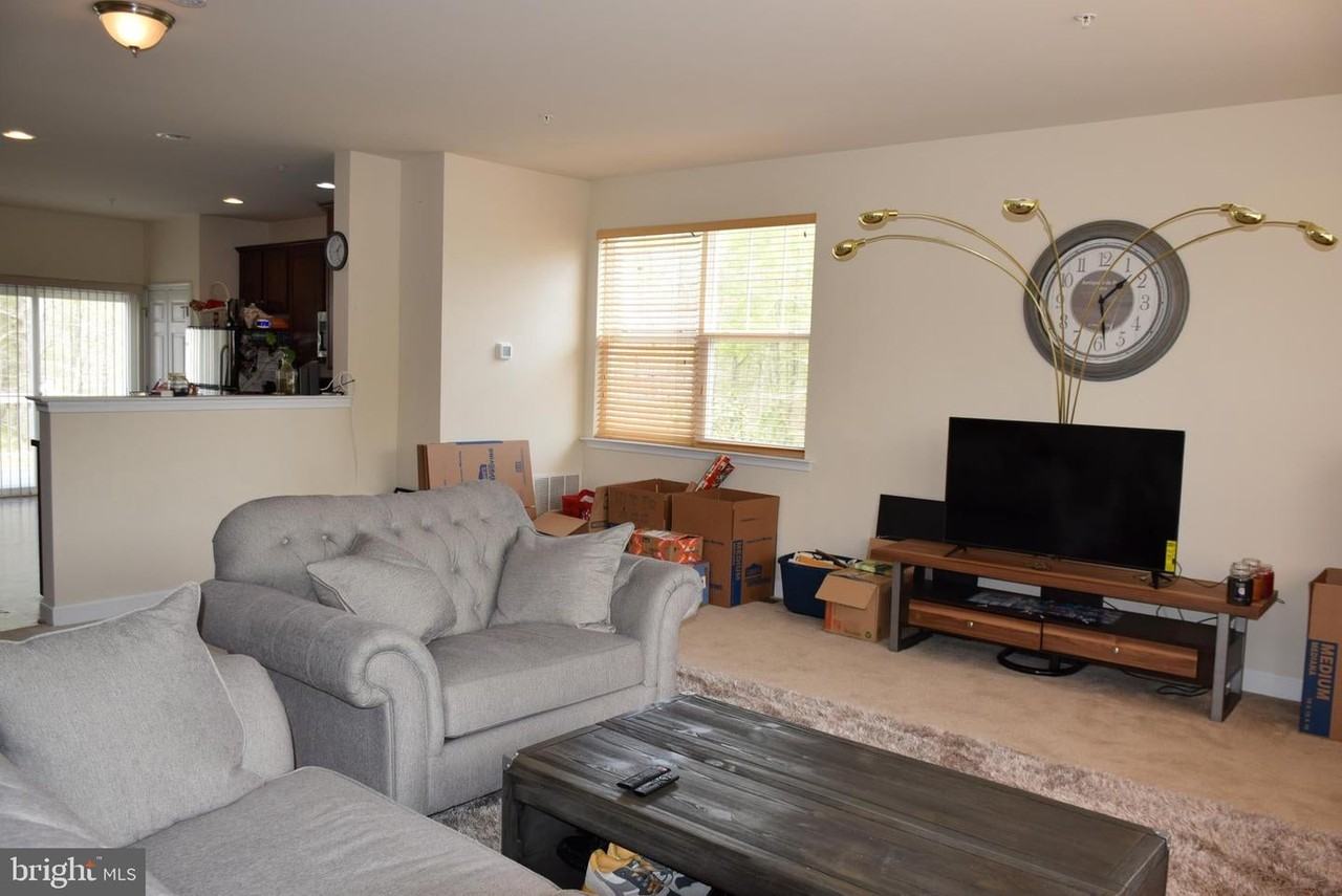 390 English Oak Ln - Photo 3 of 38