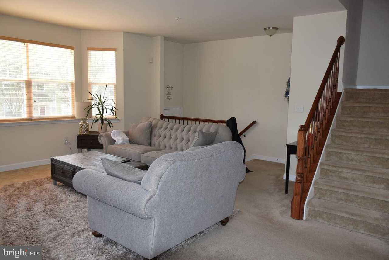 390 English Oak Ln - Photo 4 of 38