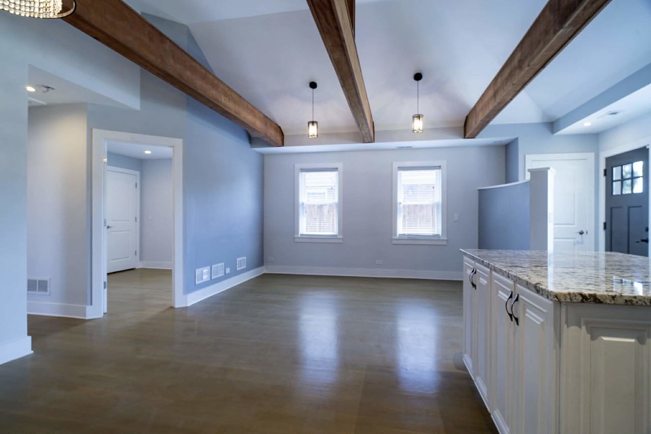 2537 Willow St - Photo 5 of 19