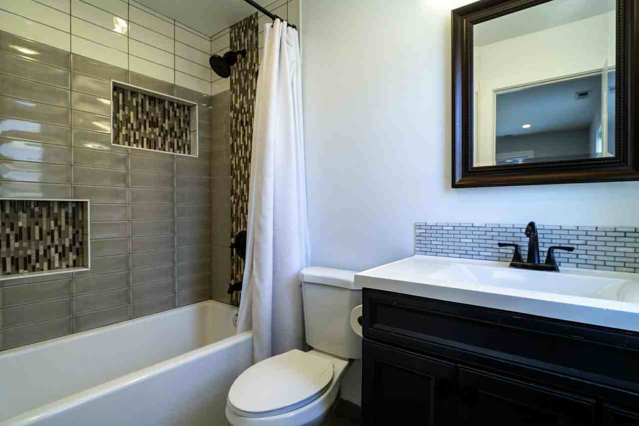 2537 Willow St - Photo 7 of 19