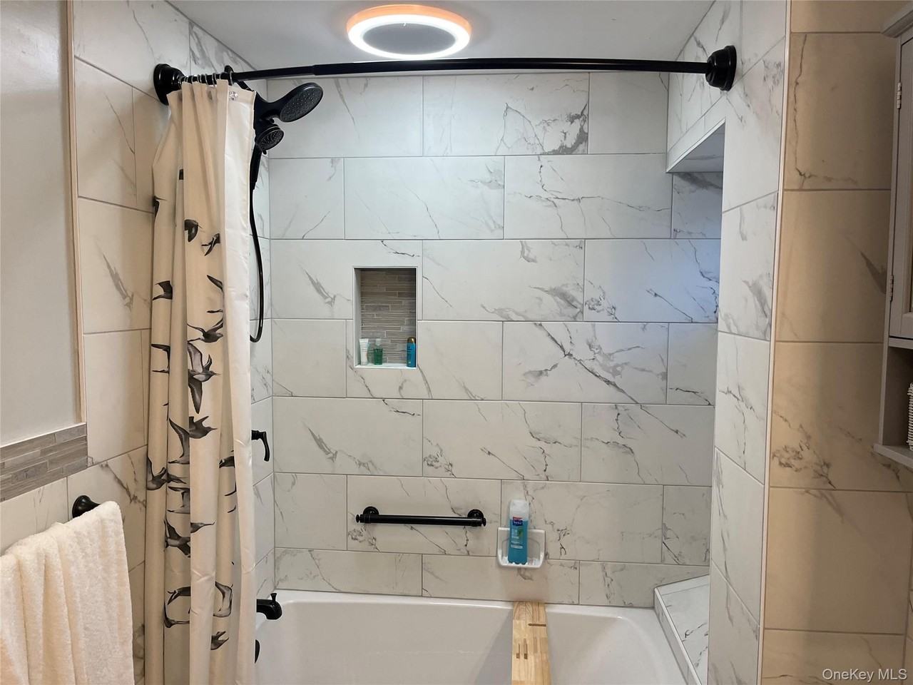824 W Main St - Photo 6 of 22