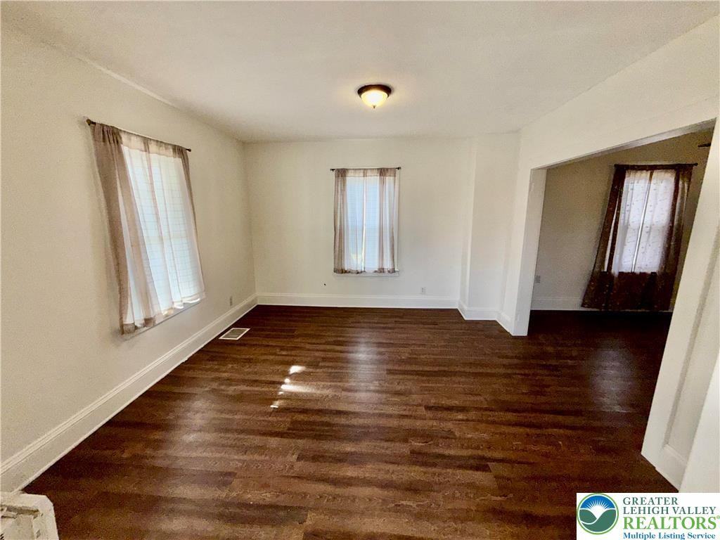 2955 Middletown Rd - Photo 5 of 20