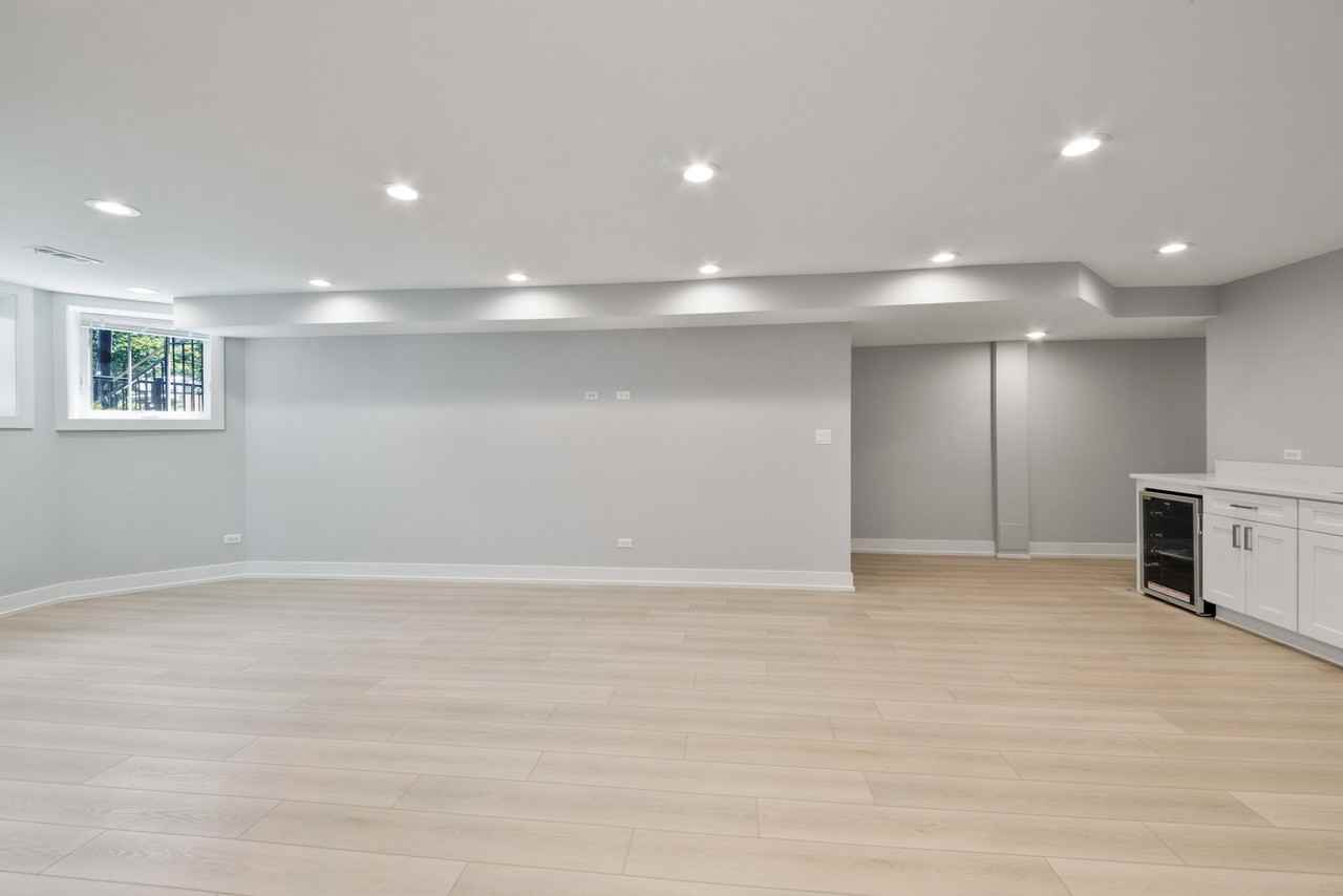 4626 N Ashland Ave #1N - Photo 6 of 8