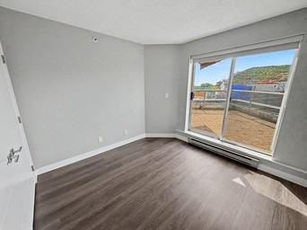 5733 Cambie St - Photo 3 of 29