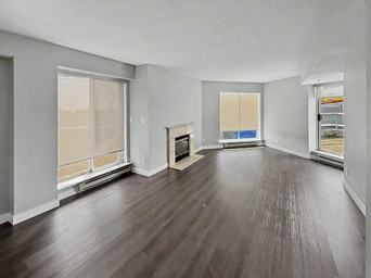 5733 Cambie St - Photo 4 of 29