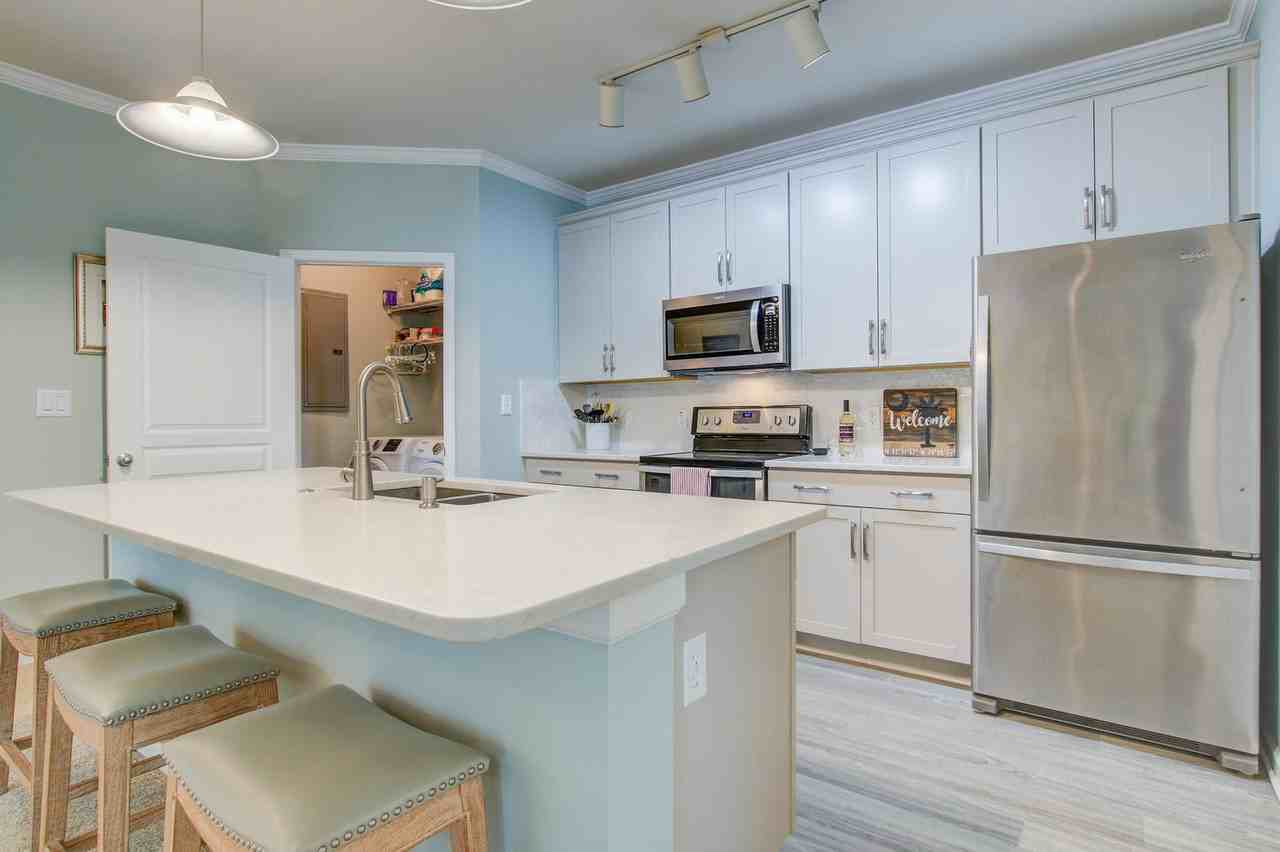 600 Bucksley Ln #208 - Photo 4 of 8