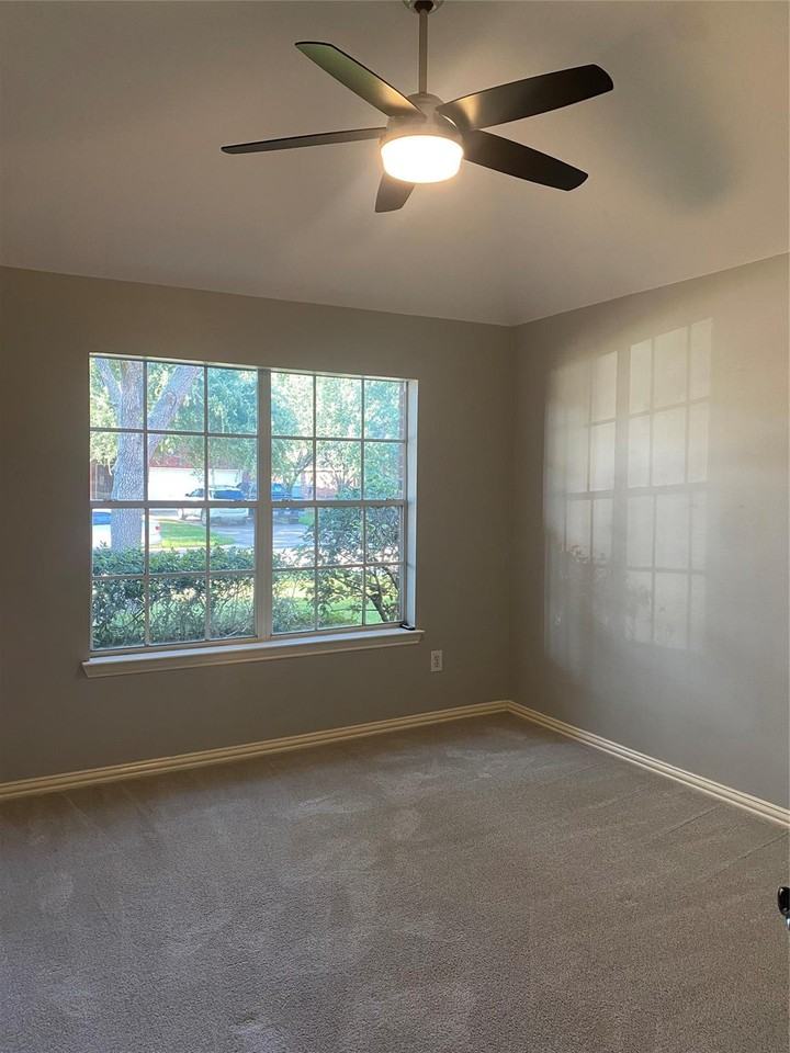 Spinnaker Bay Ln - Photo 4 of 8