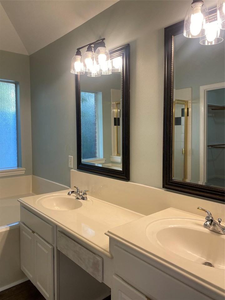 Spinnaker Bay Ln - Photo 7 of 8