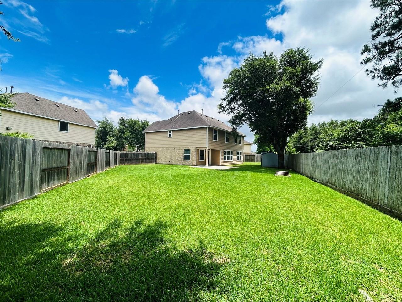 Emerald Stone Ct - Photo 4 of 8