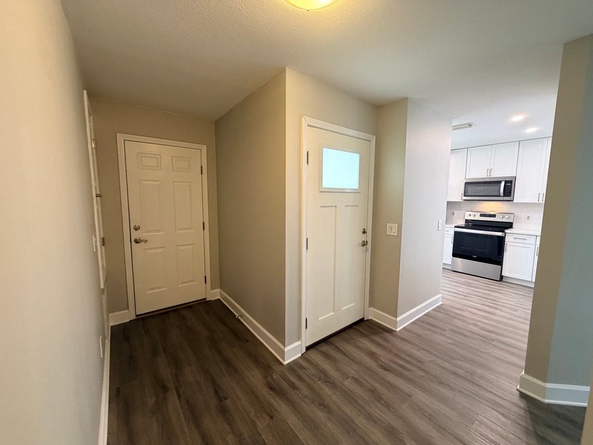 7738 Lola Cir - Photo 2 of 41