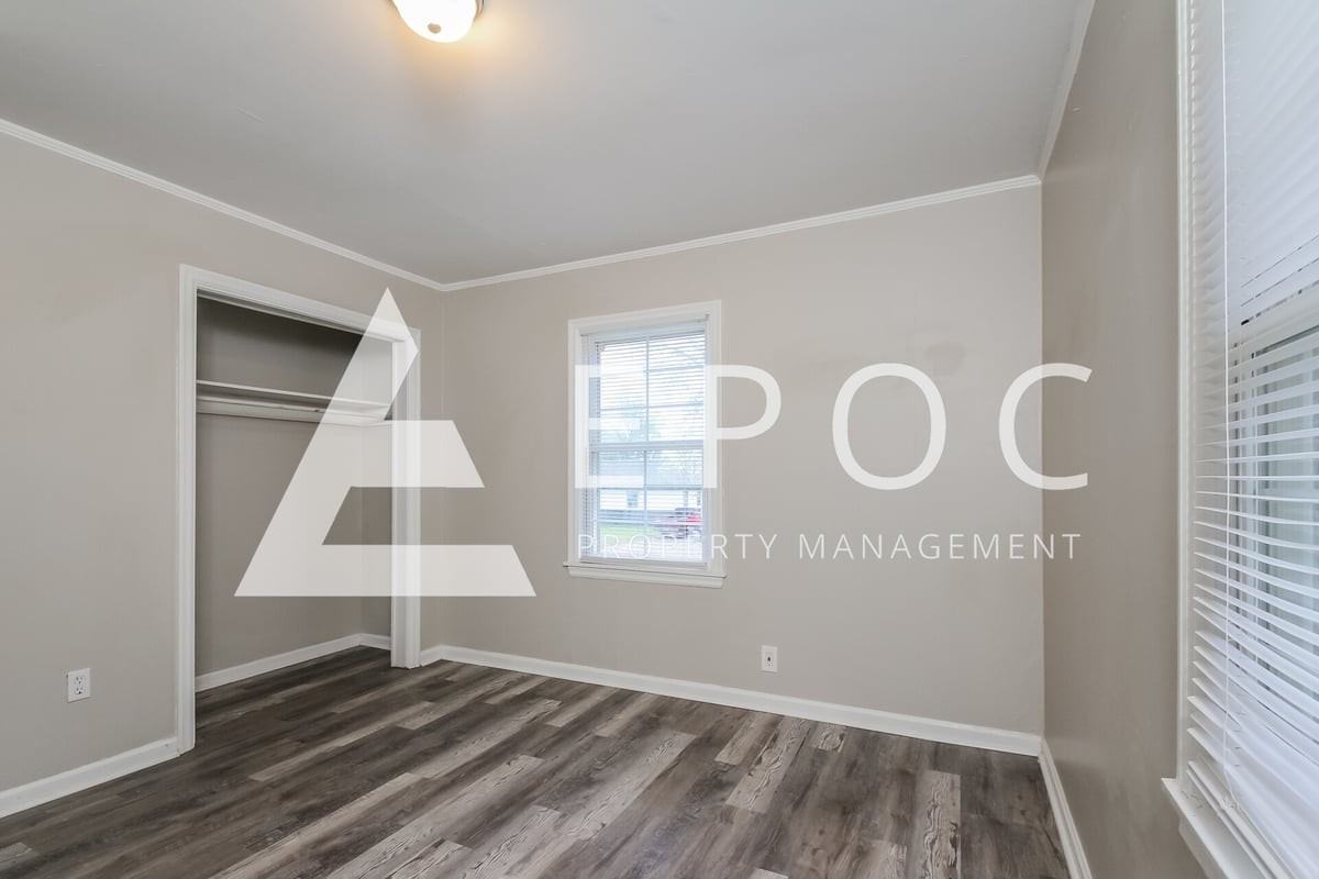 1252 N Braden Ave - Photo 4 of 15