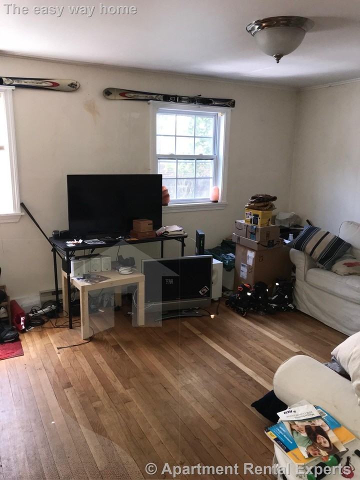 76 College Ave #REAR - Photo 2 of 12