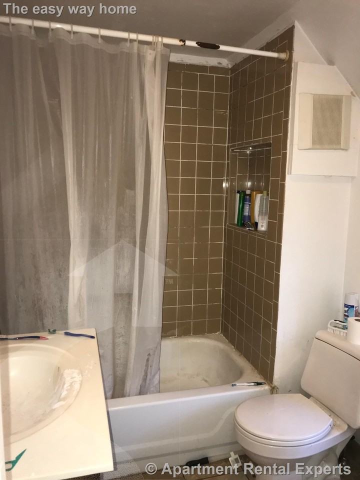 76 College Ave #REAR - Photo 7 of 12