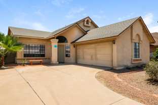 555 W Spur Ave - Photo 1 of 1