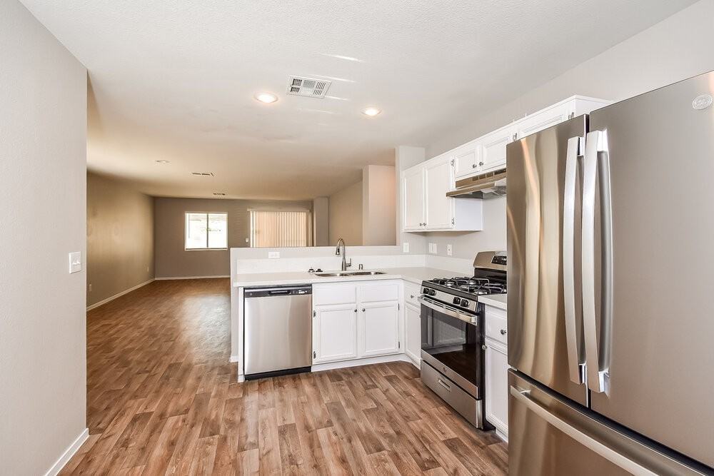613 Black Sand Ct - Photo 7 of 16