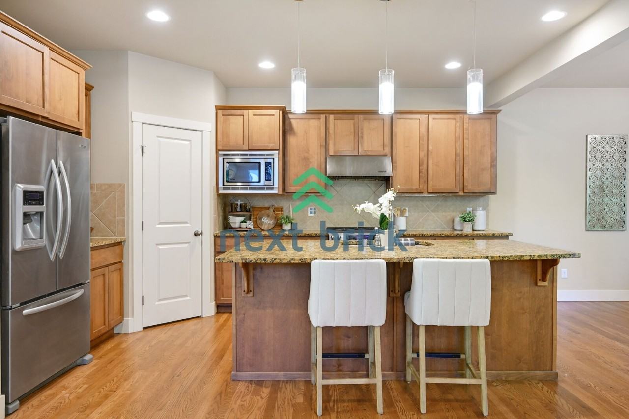 8627 Swenson Dr Se - Photo 6 of 28