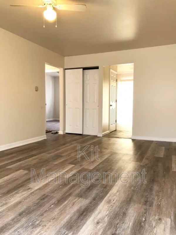 2241 W Laskey Rd - Photo 5 of 11