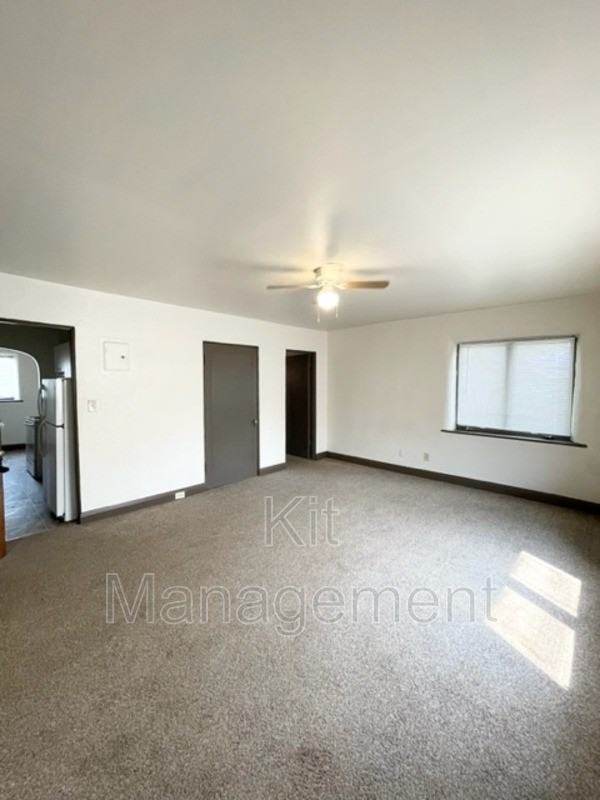 3805 Berkeley Dr - Photo 3 of 5