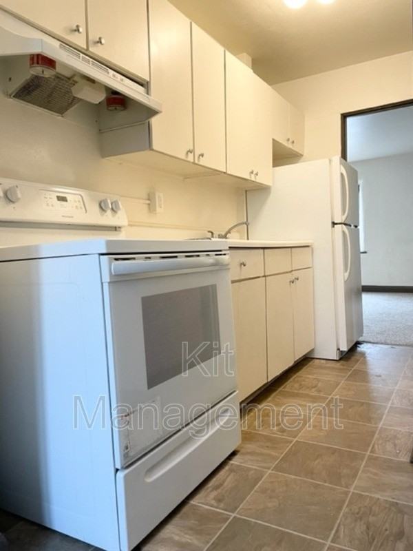 3805 Berkeley Dr - Photo 4 of 5