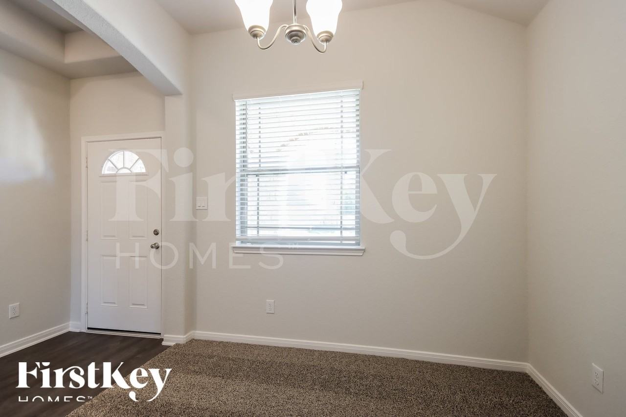 26203 Cooperstown Way - Photo 5 of 15