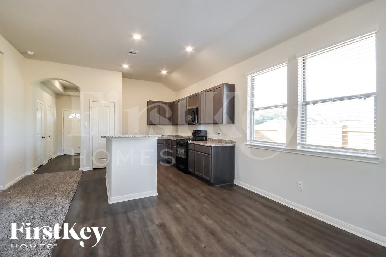 26203 Cooperstown Way - Photo 6 of 15