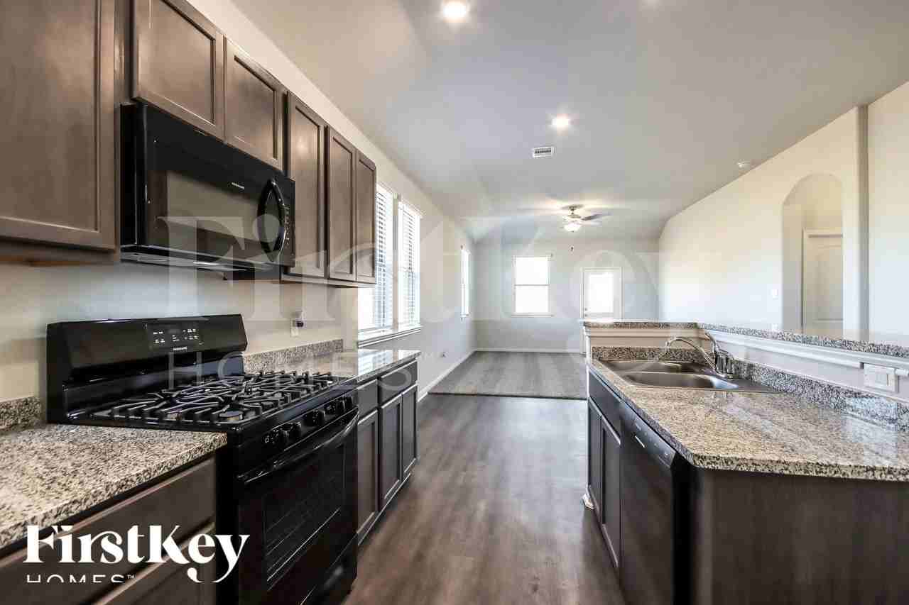 26203 Cooperstown Way - Photo 7 of 15
