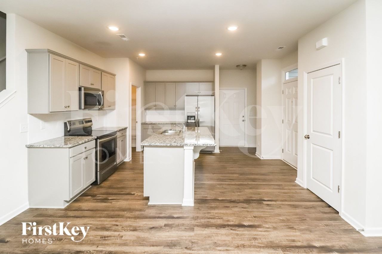 2046 Cypress Village Dr Nw - Photo 4 of 16