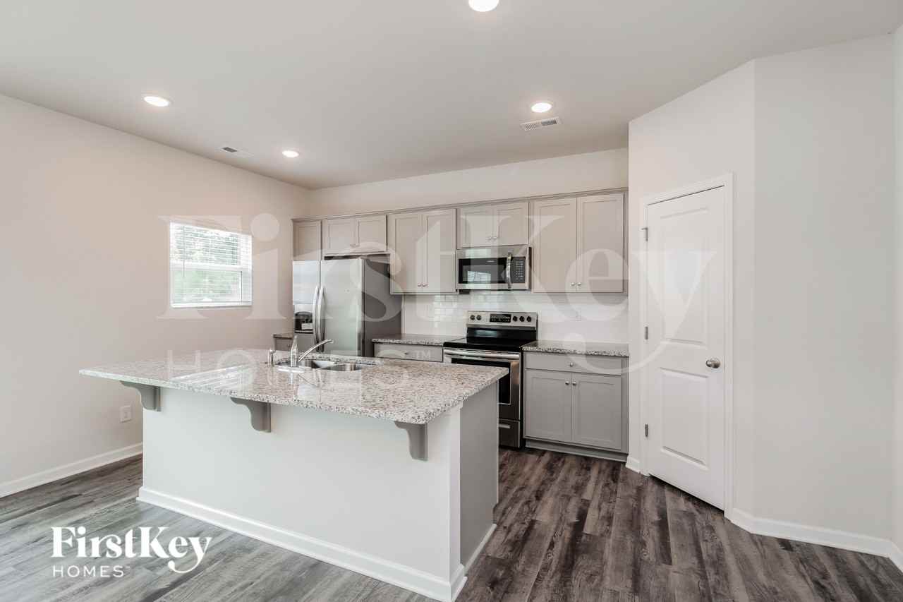 7305 Brawley Wood Ct - Photo 6 of 16