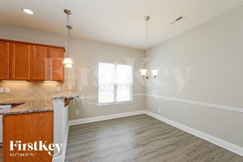 4960 Long Grove Dr - Photo 5 of 15